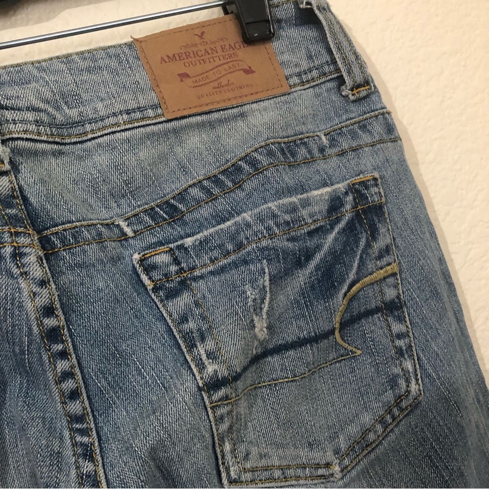 AMERICAN EAGLE Womens 6 Short Jeans Light Wash Low Rise Flare - Picture 10 of 14
